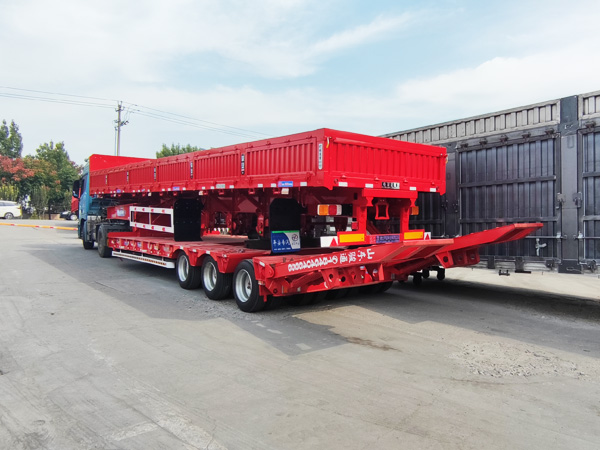 Low flatbed semi-trailer